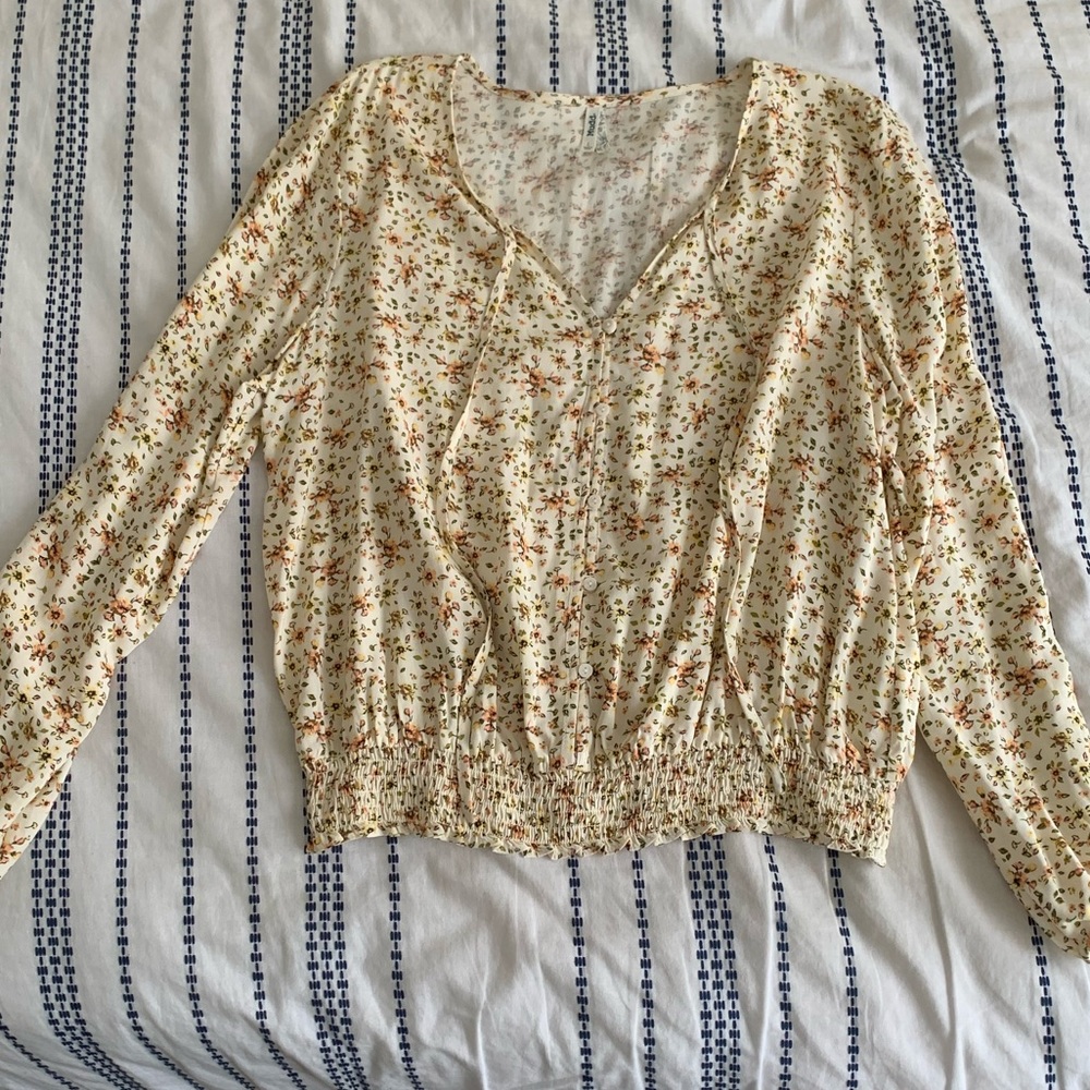Floral Blouse 🌼